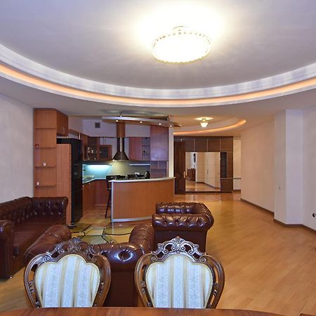 Rent Inn Yerevan On North Avenue Kültér fotó