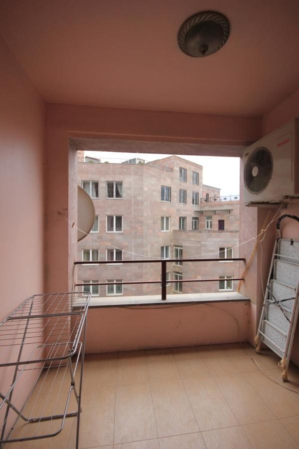 Rent Inn Yerevan On North Avenue Kültér fotó