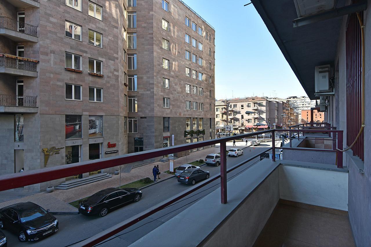 Rent Inn Yerevan On North Avenue Kültér fotó