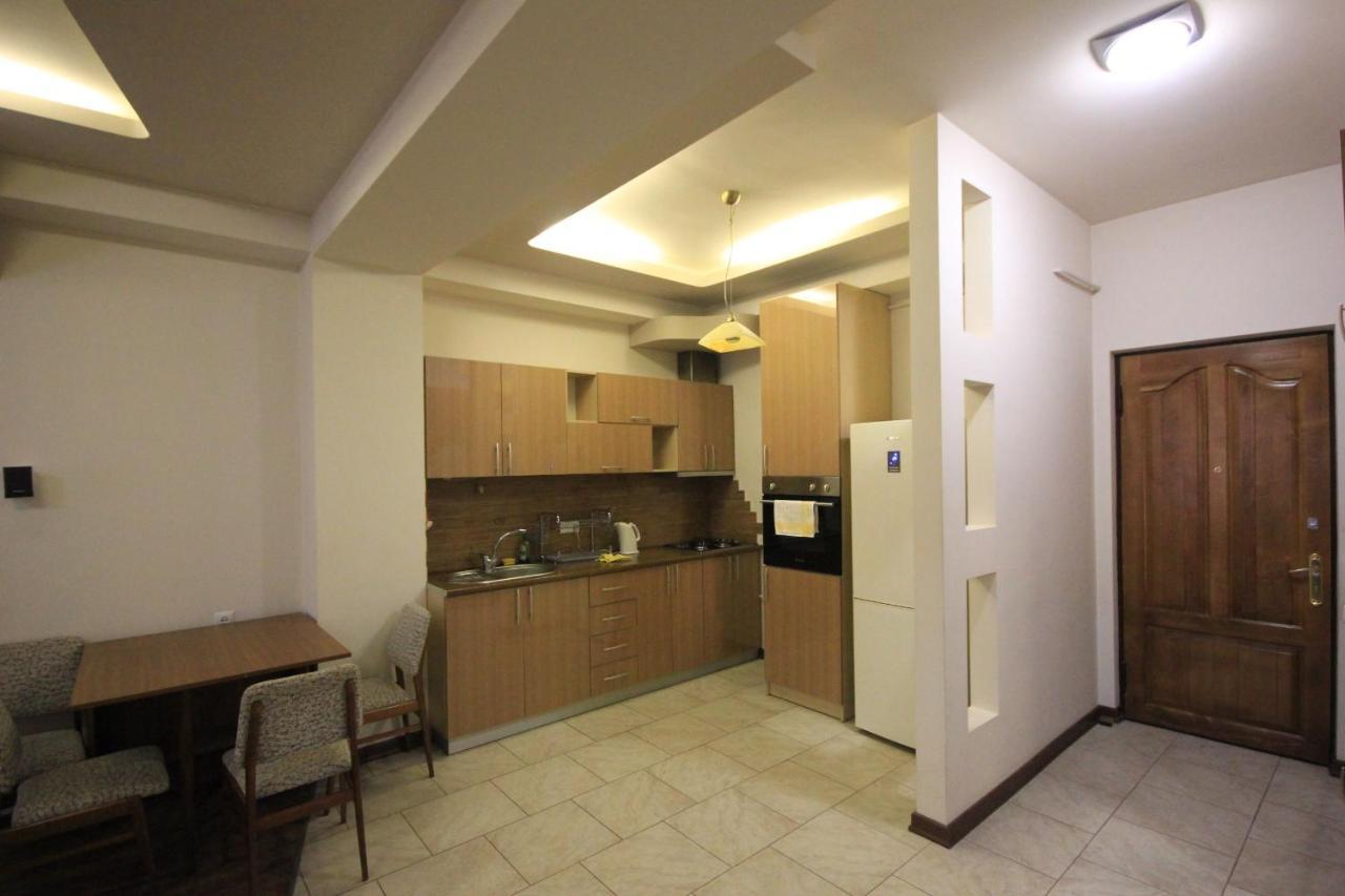 Rent Inn Yerevan On North Avenue Kültér fotó